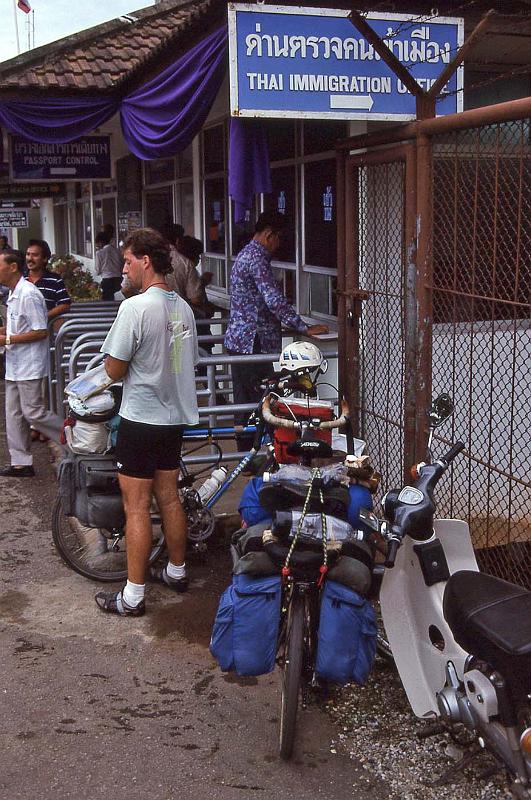 WT 0800 118-15 Thailand.jpg